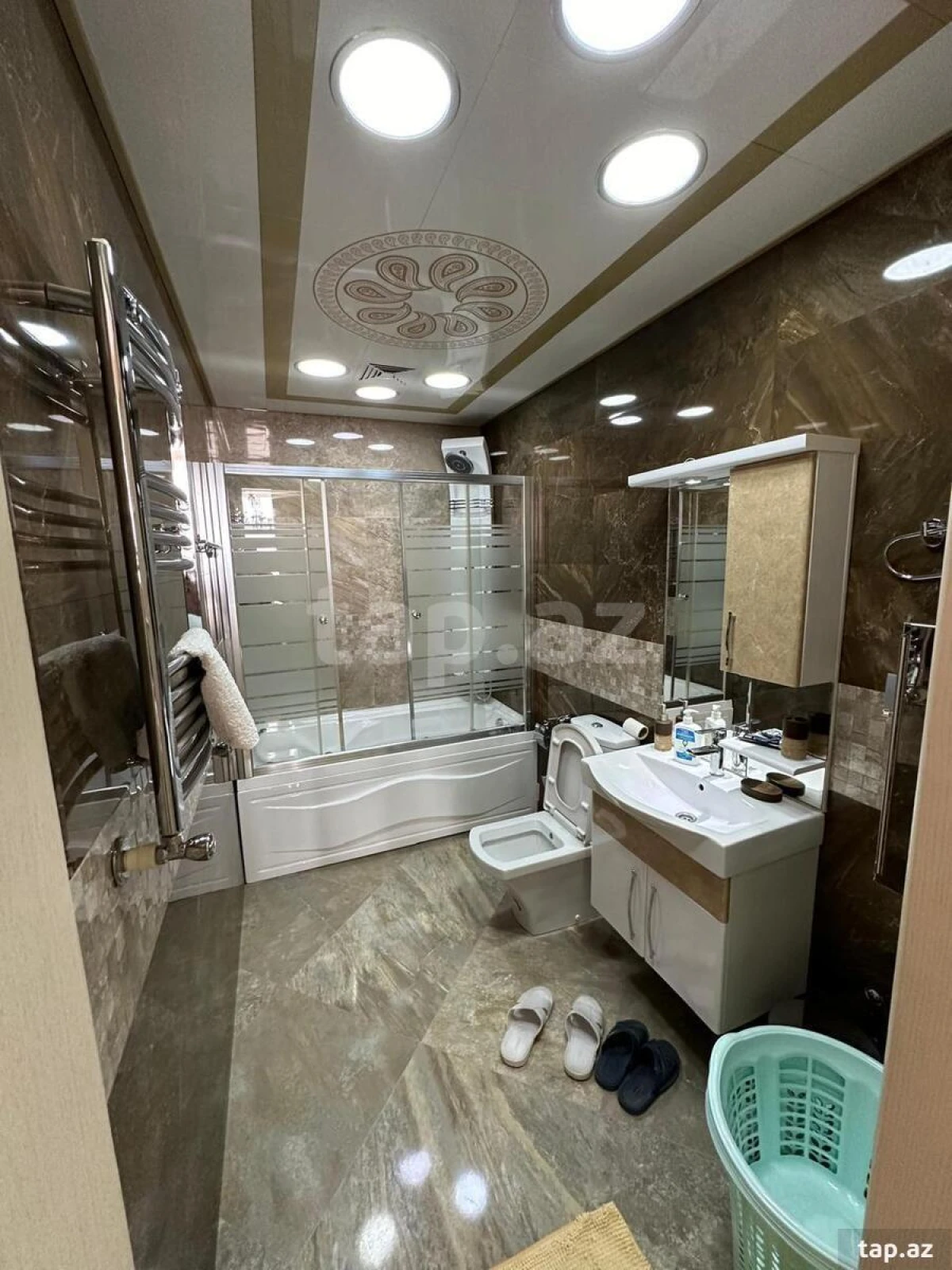 Kirayə verilir 4 otaqlı yeni tikili 200 m²