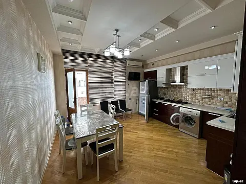 Kirayə verilir 4 otaqlı yeni tikili 200 m²