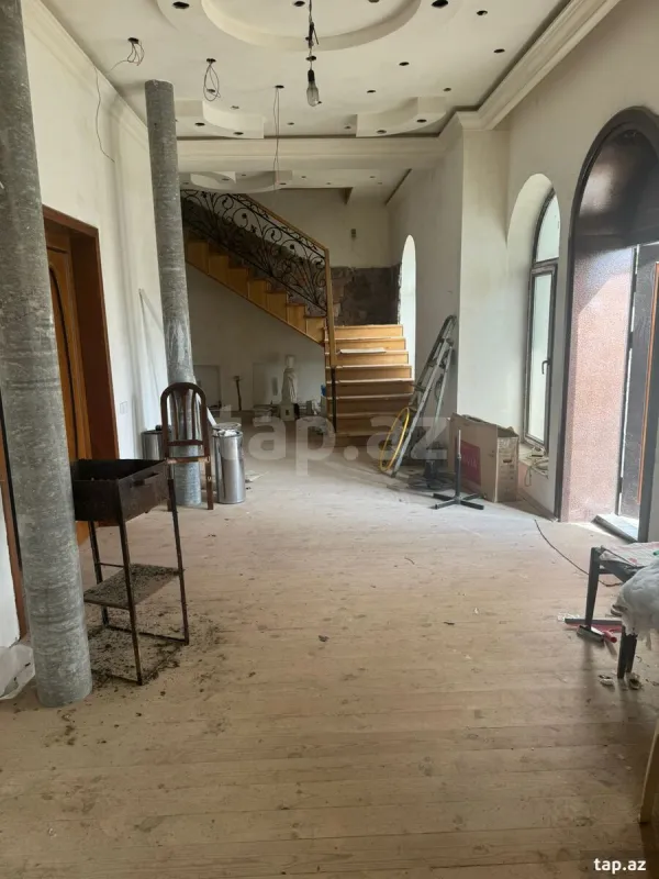 Satılır 5 otaqlı həyət evi