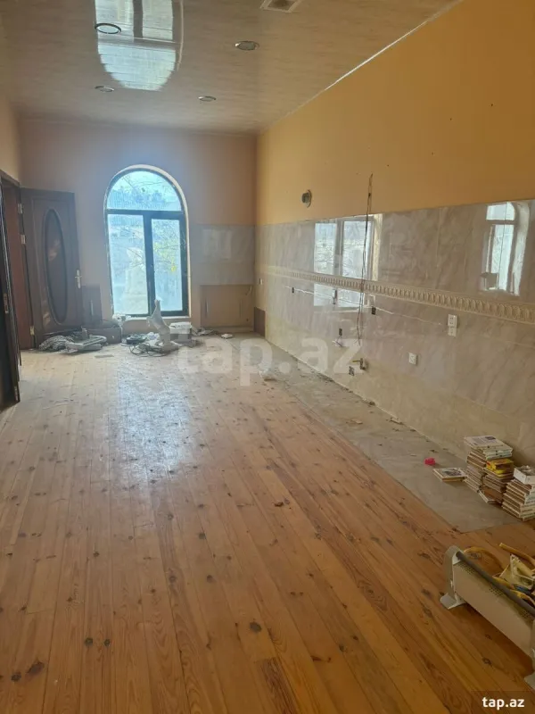 Satılır 5 otaqlı həyət evi