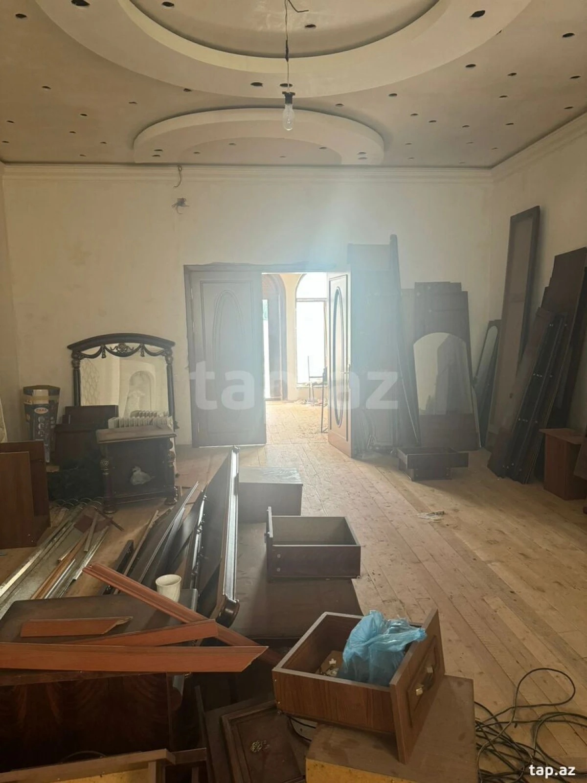 Satılır 5 otaqlı həyət evi