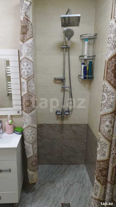 Satılır 2 otaqlı yeni tikili 60 m²