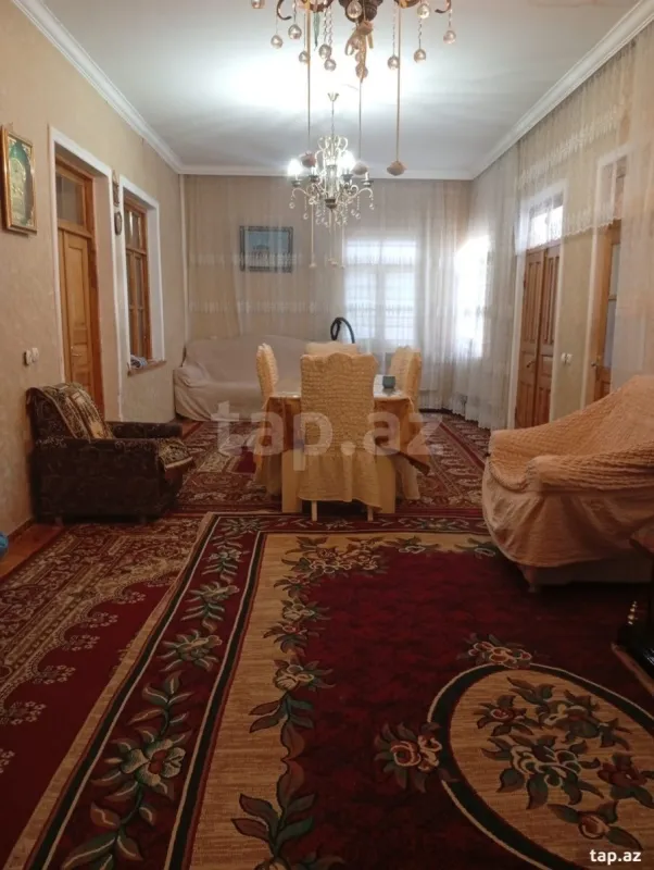 Satılır 5 otaqlı həyət evi