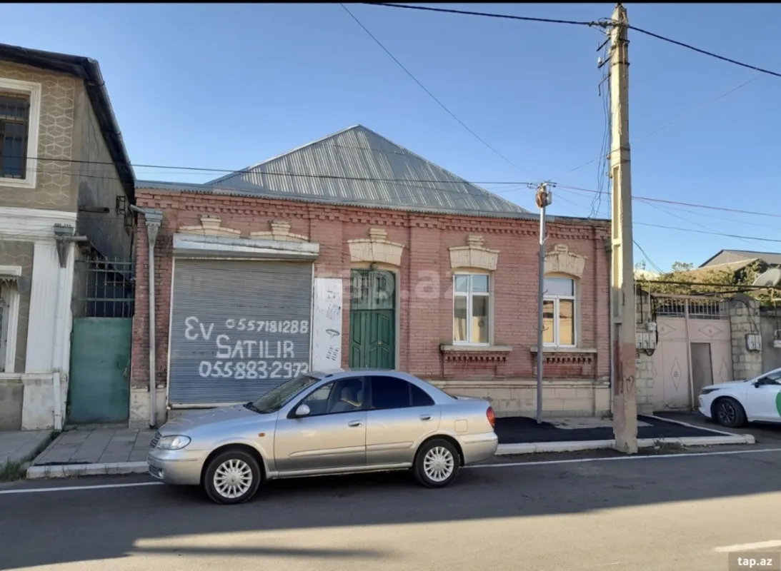 Satılır 5 otaqlı həyət evi