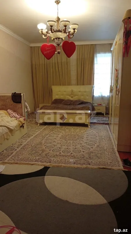 Satılır 5 otaqlı həyət evi