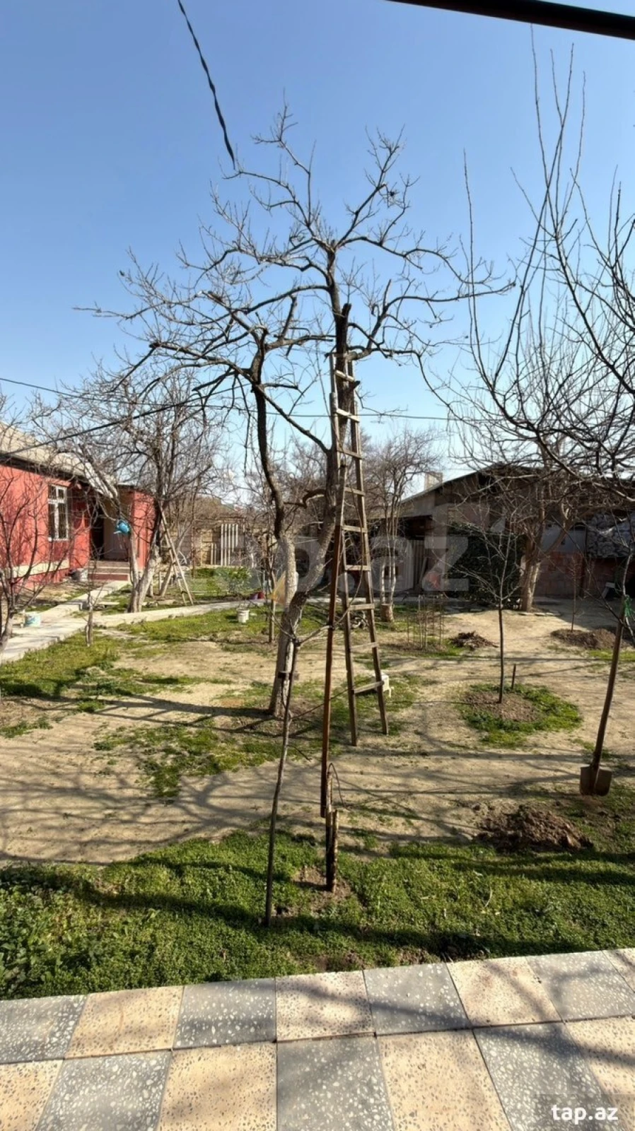 Satılır 6 otaqlı həyət evi