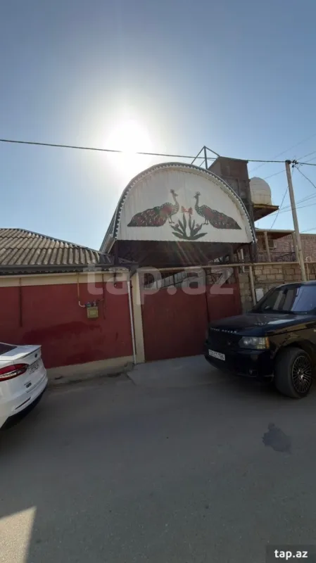 Satılır 6 otaqlı həyət evi