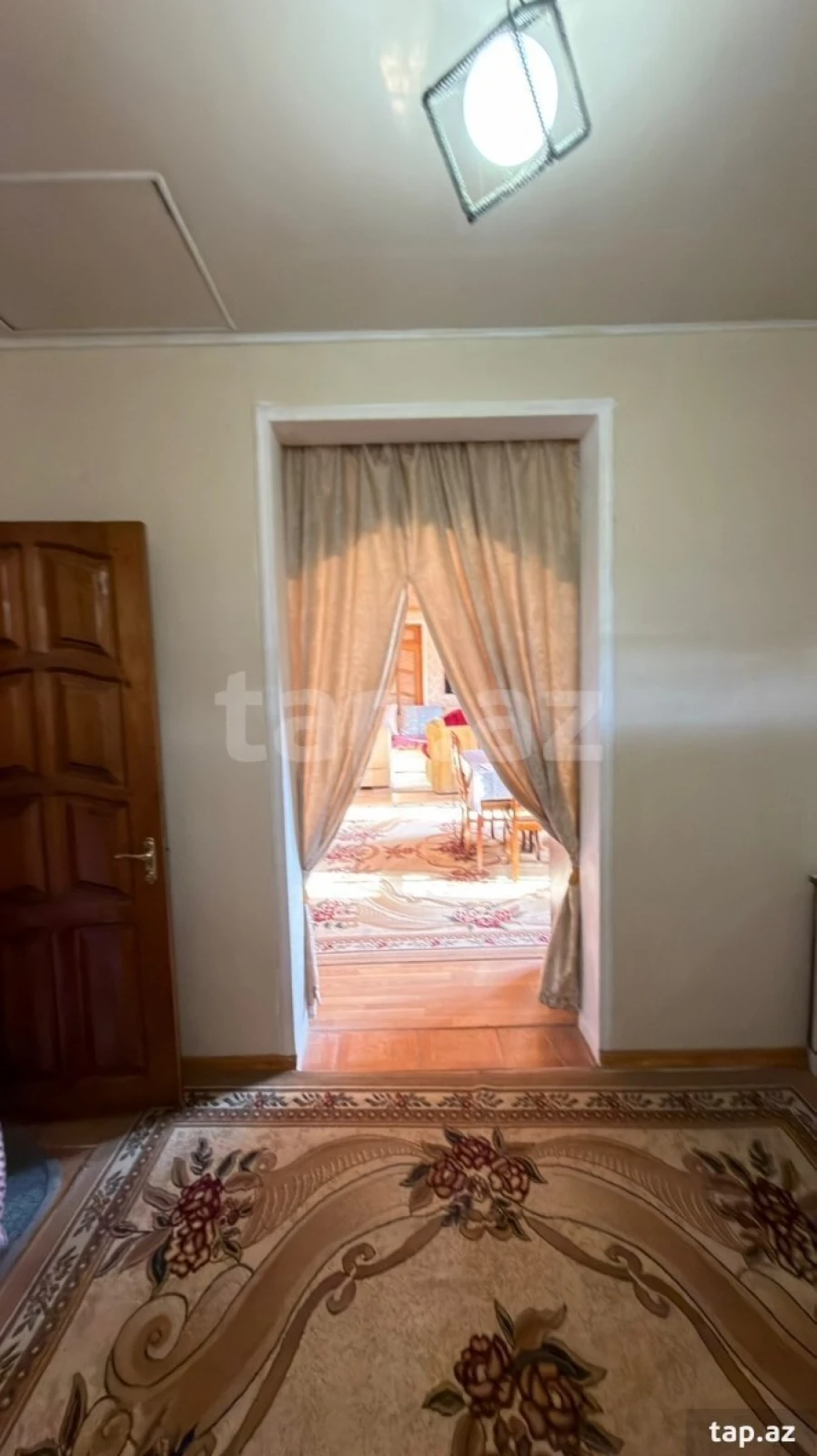 Satılır 6 otaqlı həyət evi