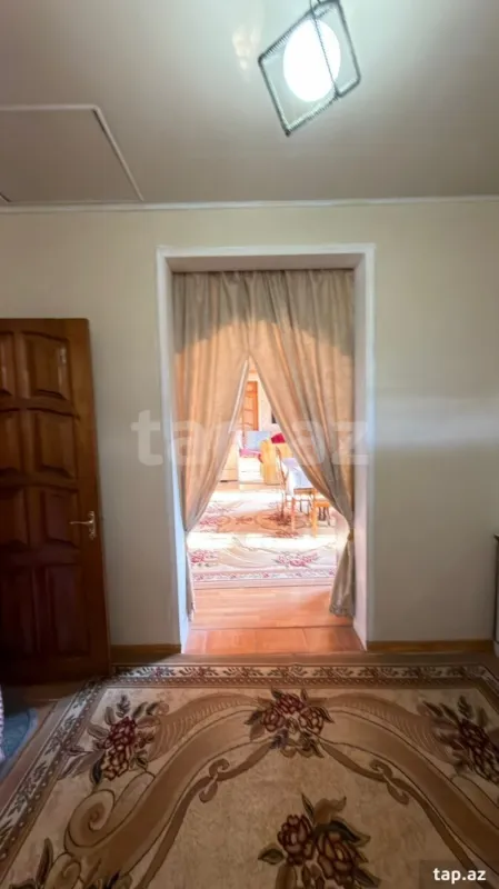 Satılır 6 otaqlı həyət evi