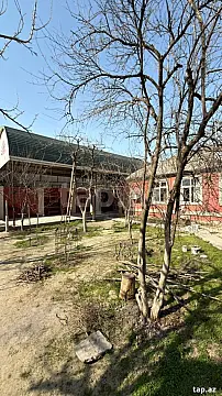 Satılır 6 otaqlı həyət evi