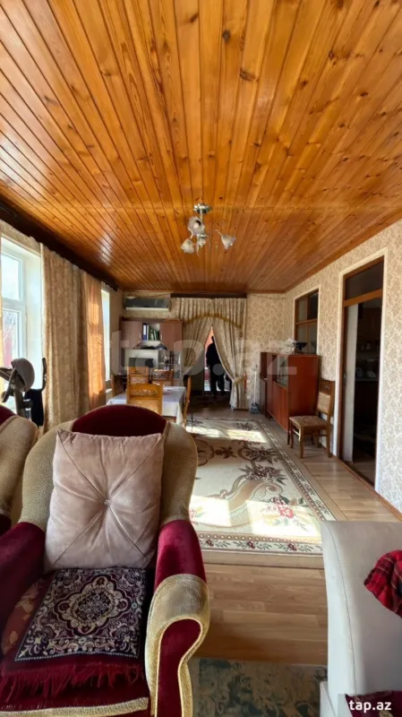 Satılır 6 otaqlı həyət evi