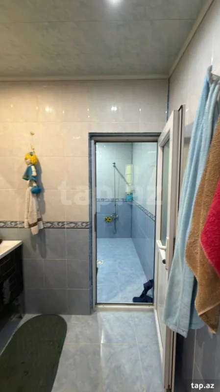 Satılır 6 otaqlı həyət evi