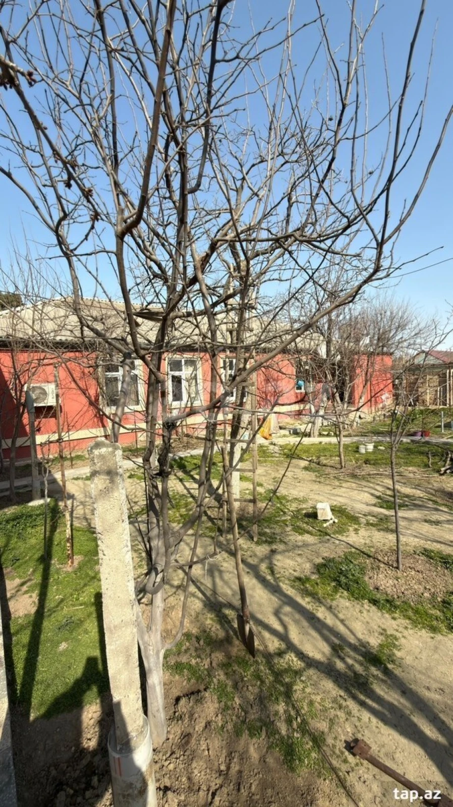 Satılır 6 otaqlı həyət evi