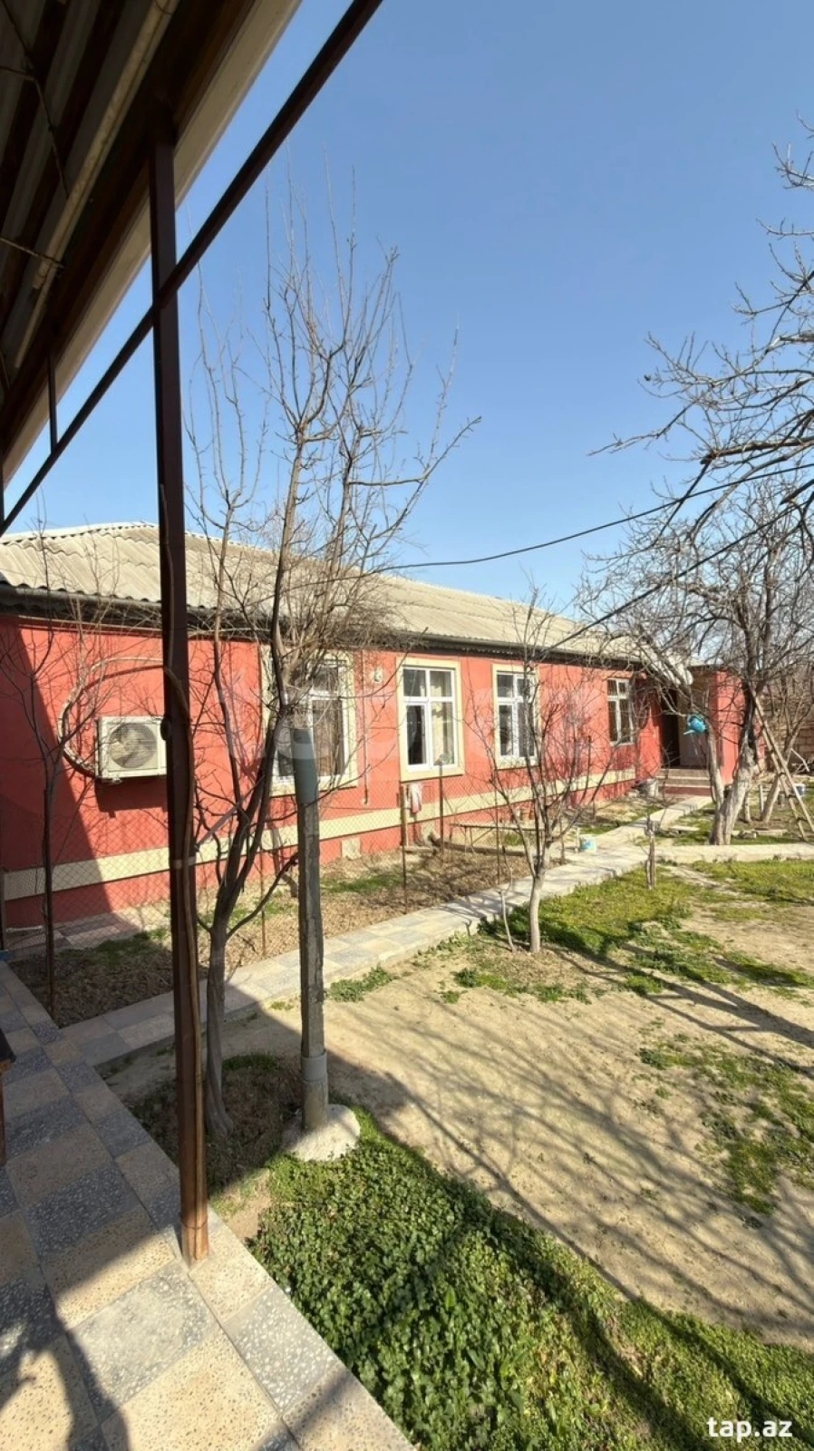 Satılır 6 otaqlı həyət evi