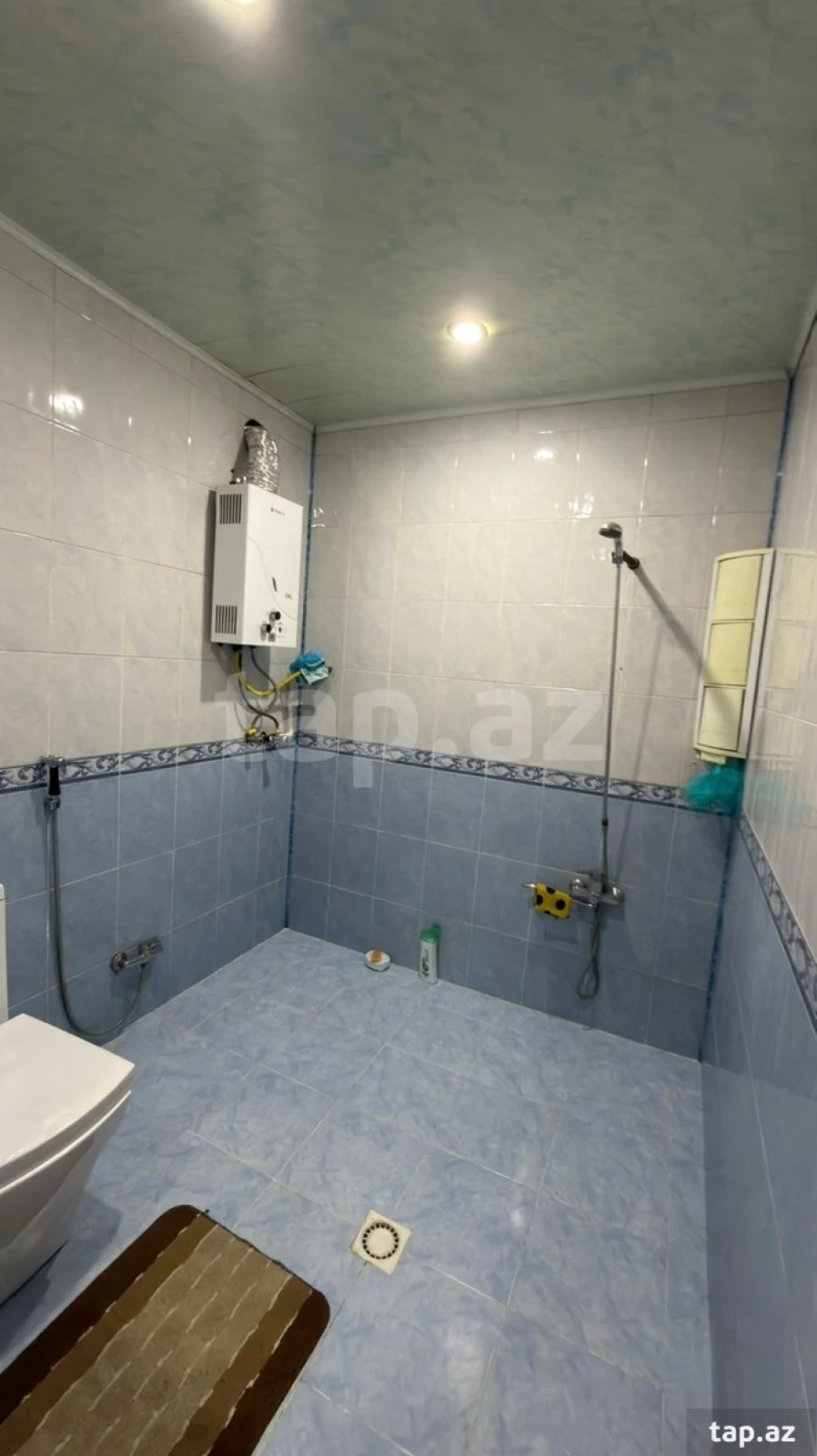 Satılır 6 otaqlı həyət evi