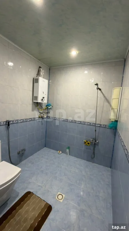 Satılır 6 otaqlı həyət evi