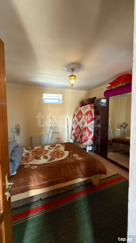 Satılır 6 otaqlı həyət evi