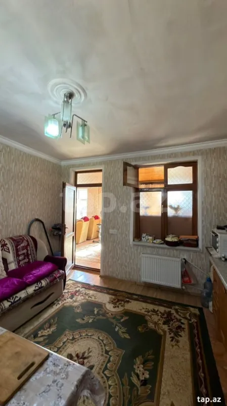 Satılır 6 otaqlı həyət evi