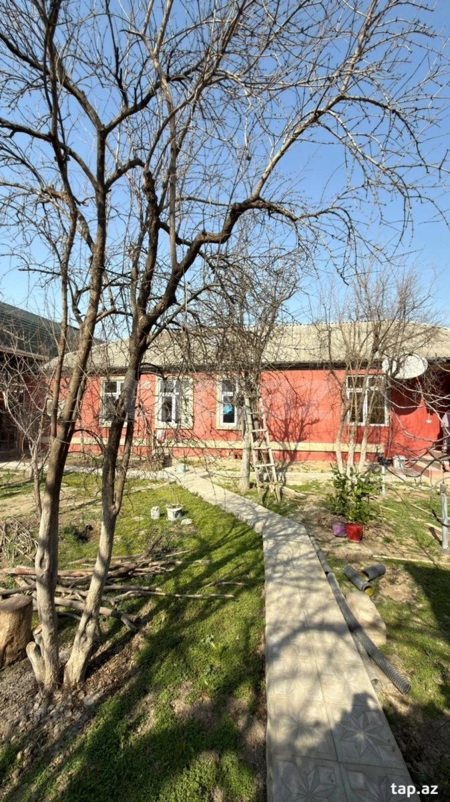 Satılır 6 otaqlı həyət evi