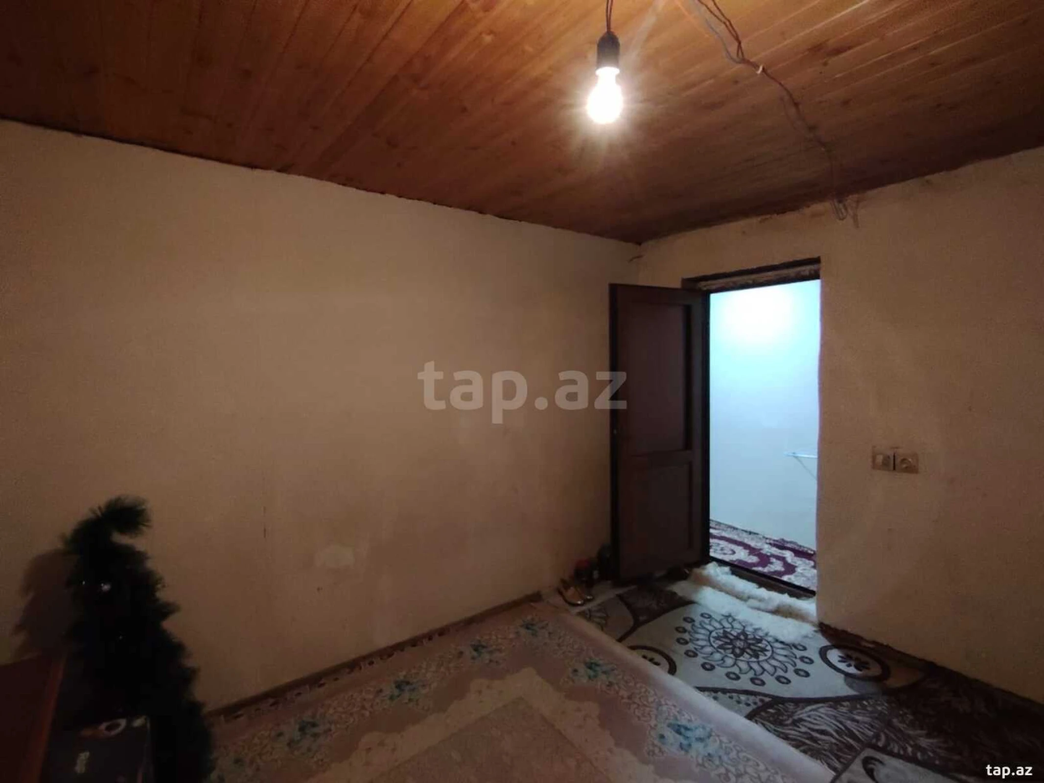 Satılır 5 otaqlı həyət evi