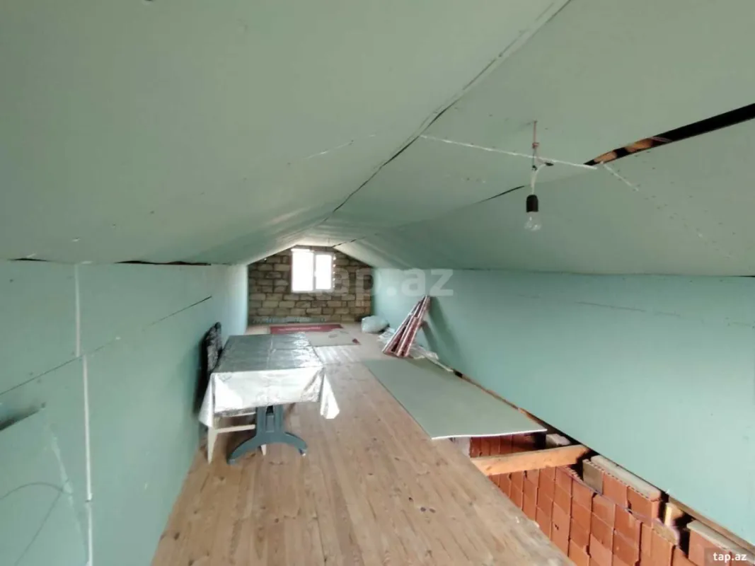 Satılır 5 otaqlı həyət evi