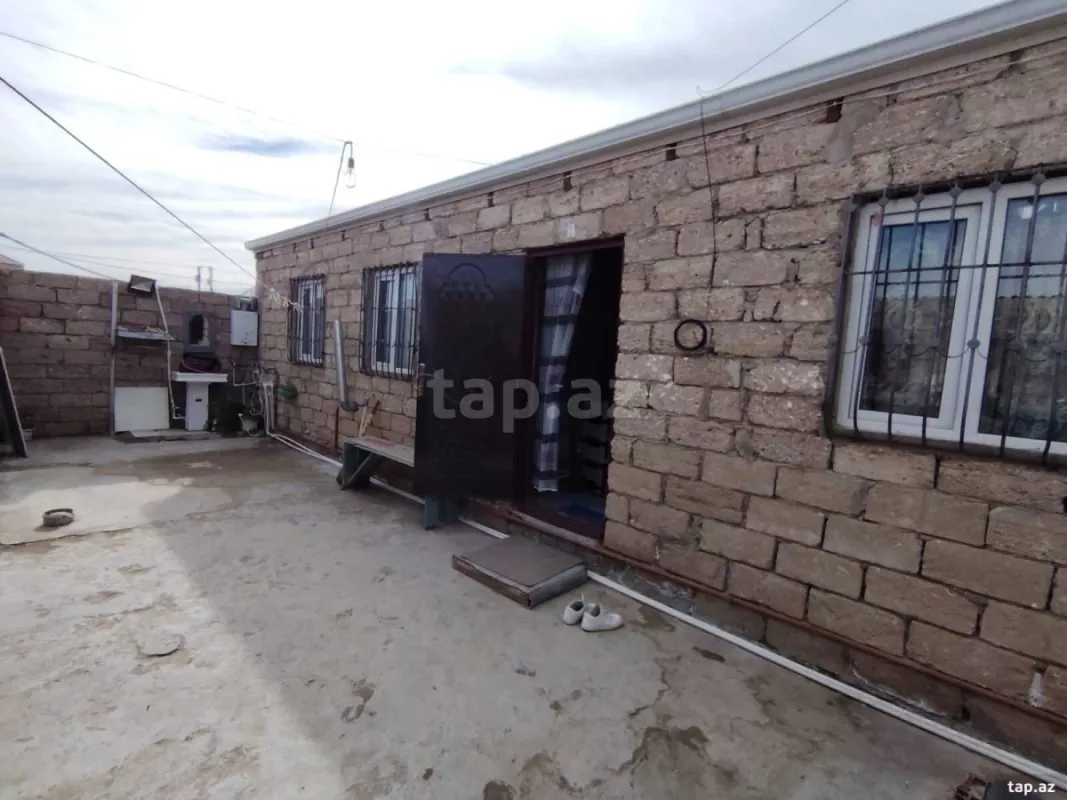 Satılır 5 otaqlı həyət evi