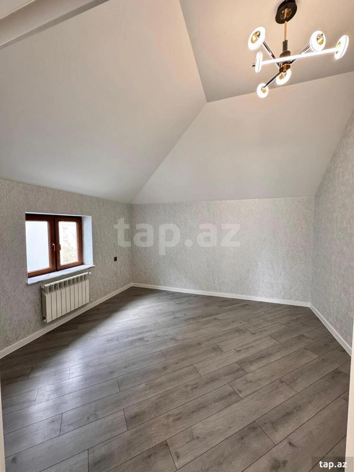 Satılır 6 otaqlı həyət evi