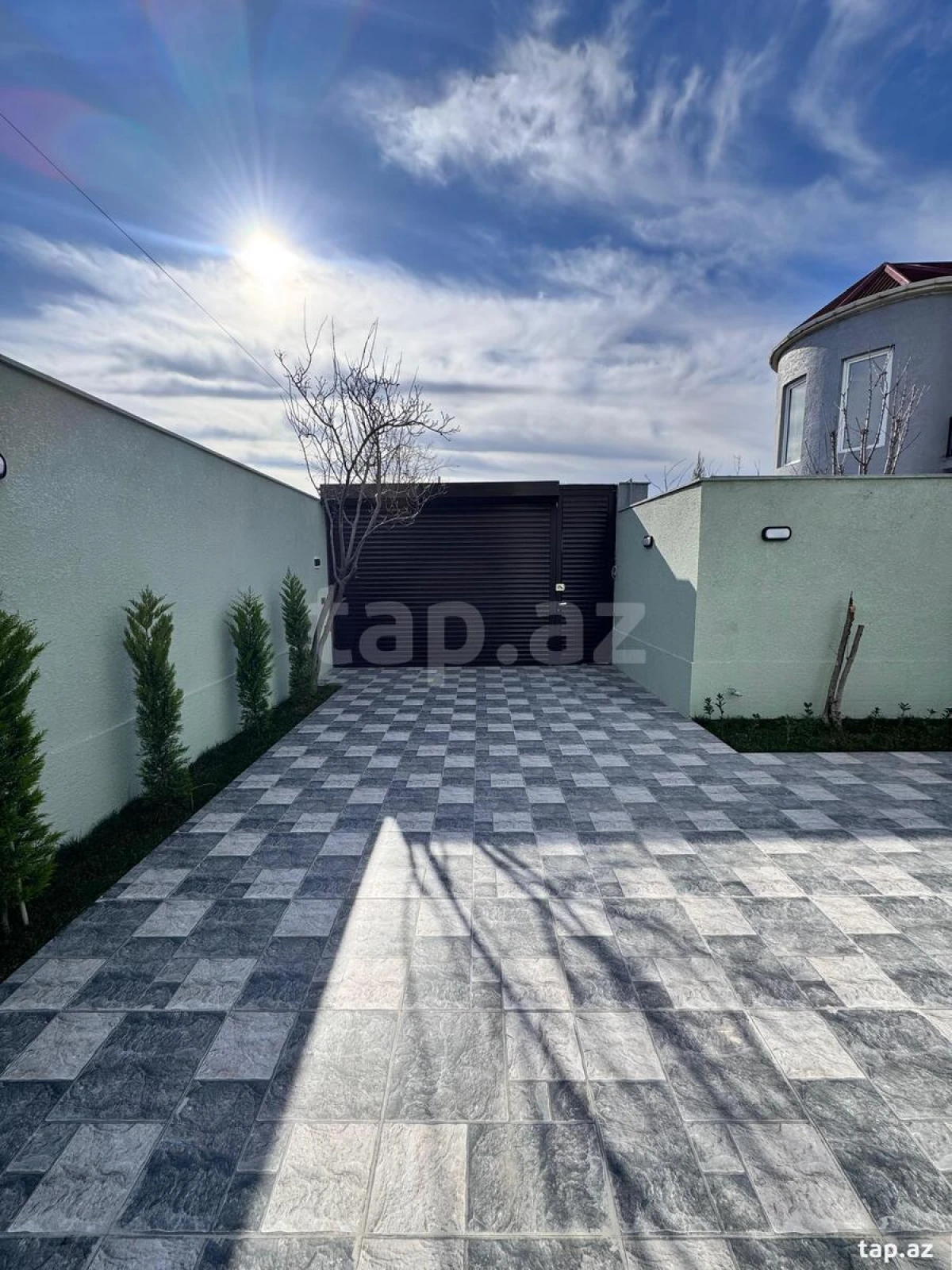 Satılır 6 otaqlı həyət evi