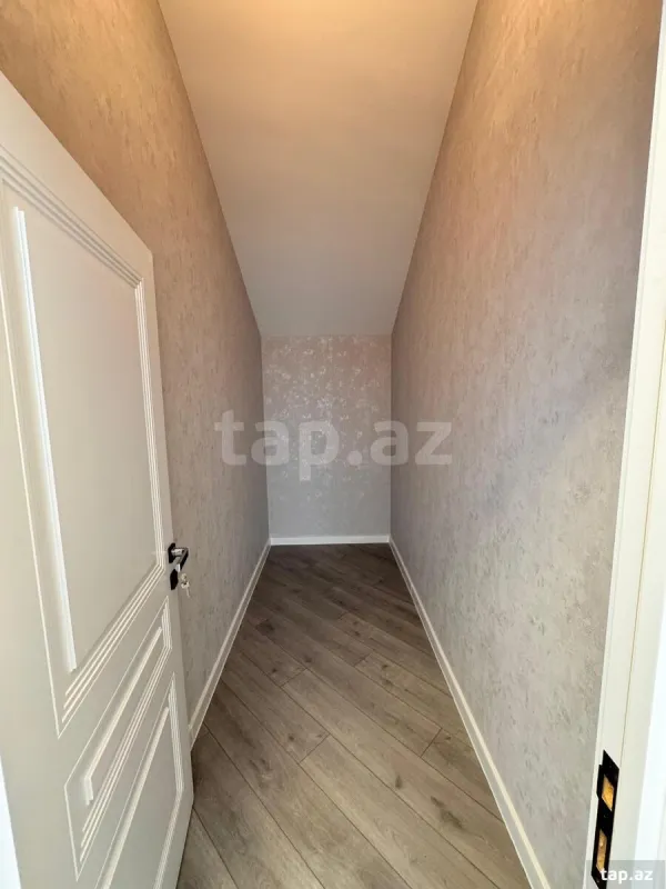 Satılır 6 otaqlı həyət evi