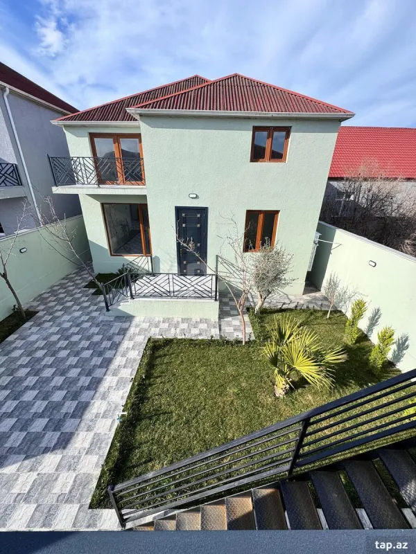 Satılır 6 otaqlı həyət evi