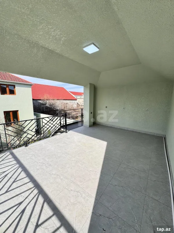 Satılır 6 otaqlı həyət evi