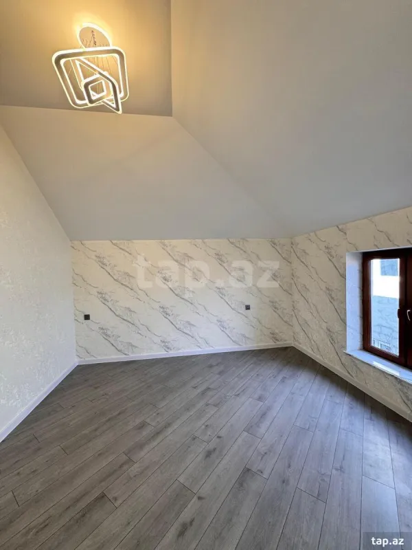 Satılır 6 otaqlı həyət evi