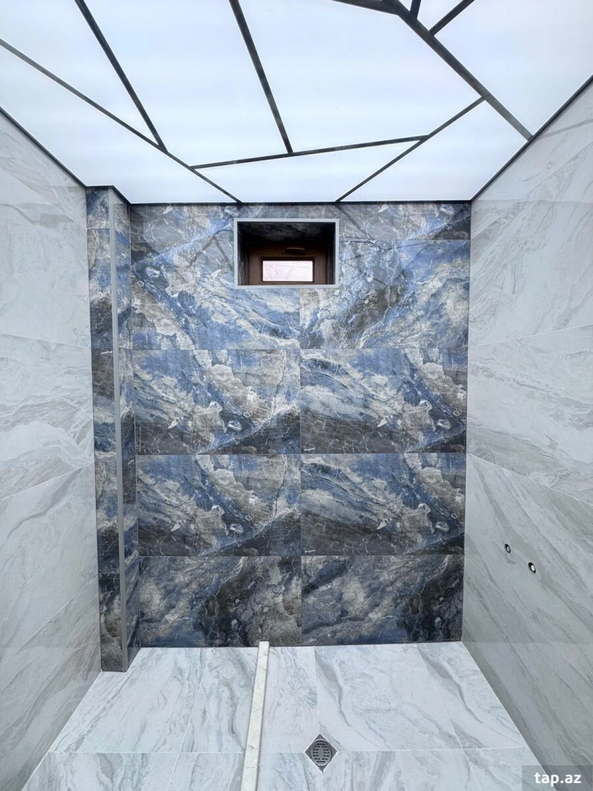 Satılır 6 otaqlı həyət evi