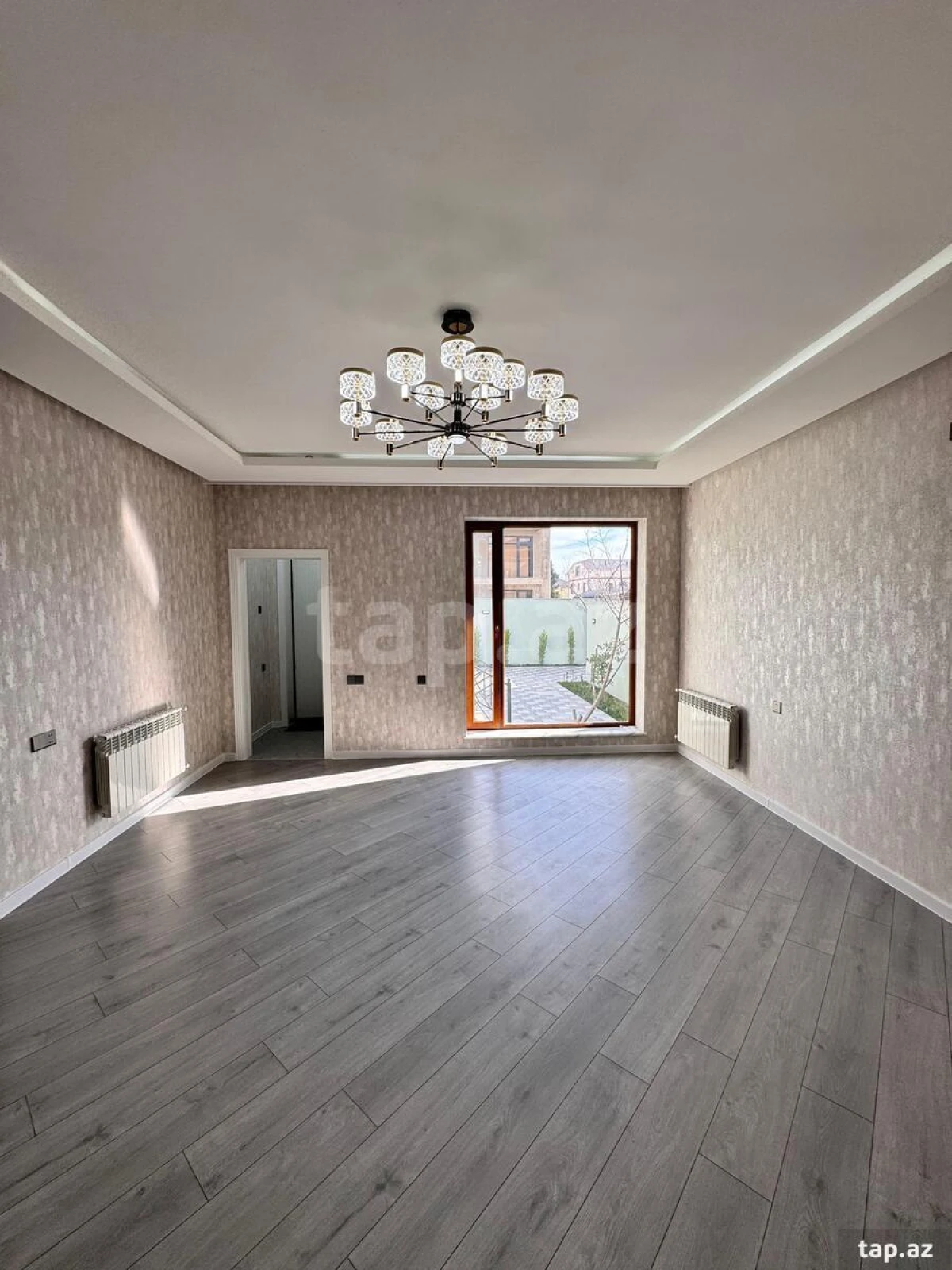 Satılır 6 otaqlı həyət evi