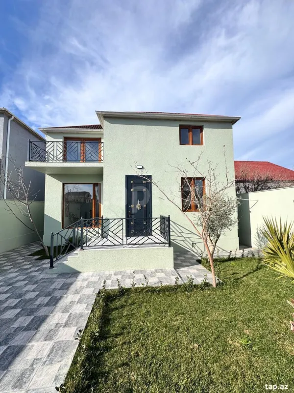 Satılır 6 otaqlı həyət evi