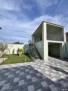 Satılır 6 otaqlı həyət evi