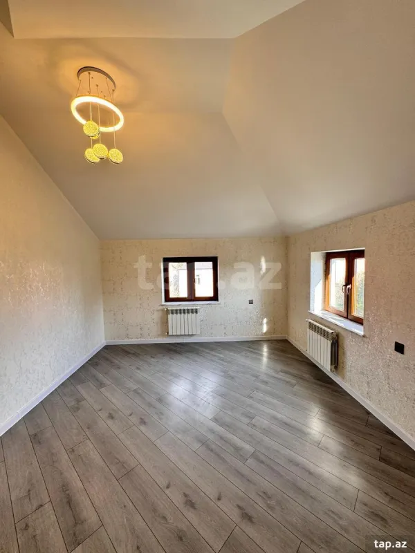 Satılır 6 otaqlı həyət evi