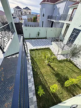 Satılır 6 otaqlı həyət evi