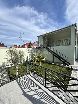 Satılır 6 otaqlı həyət evi
