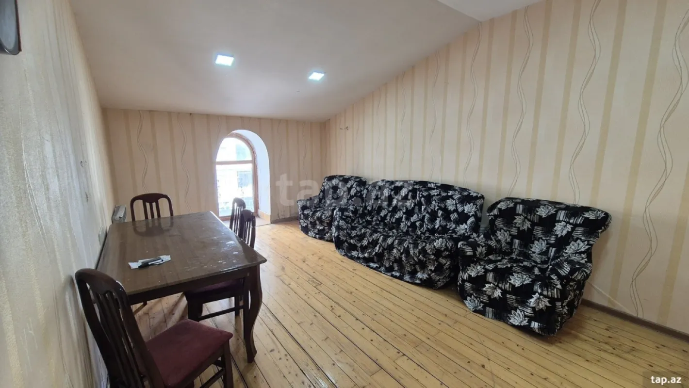 Satılır 2 otaqlı yeni tikili 82 m²