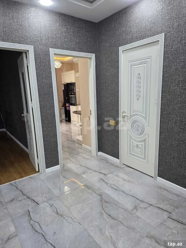 Kirayə verilir 3 otaqlı yeni tikili 150 m²