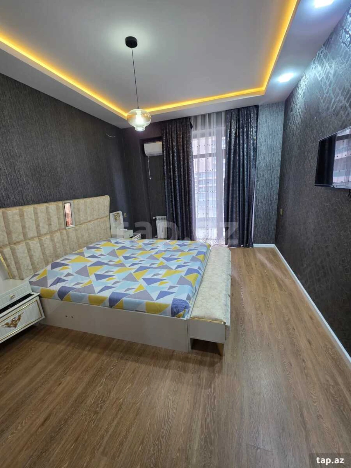 Kirayə verilir 3 otaqlı yeni tikili 150 m²