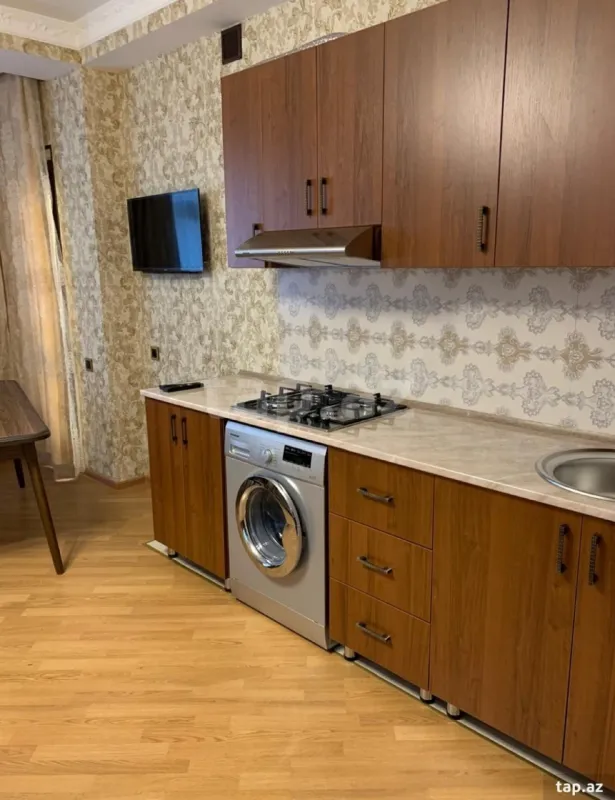 Kirayə verilir 2 otaqlı mənzil 60 m²