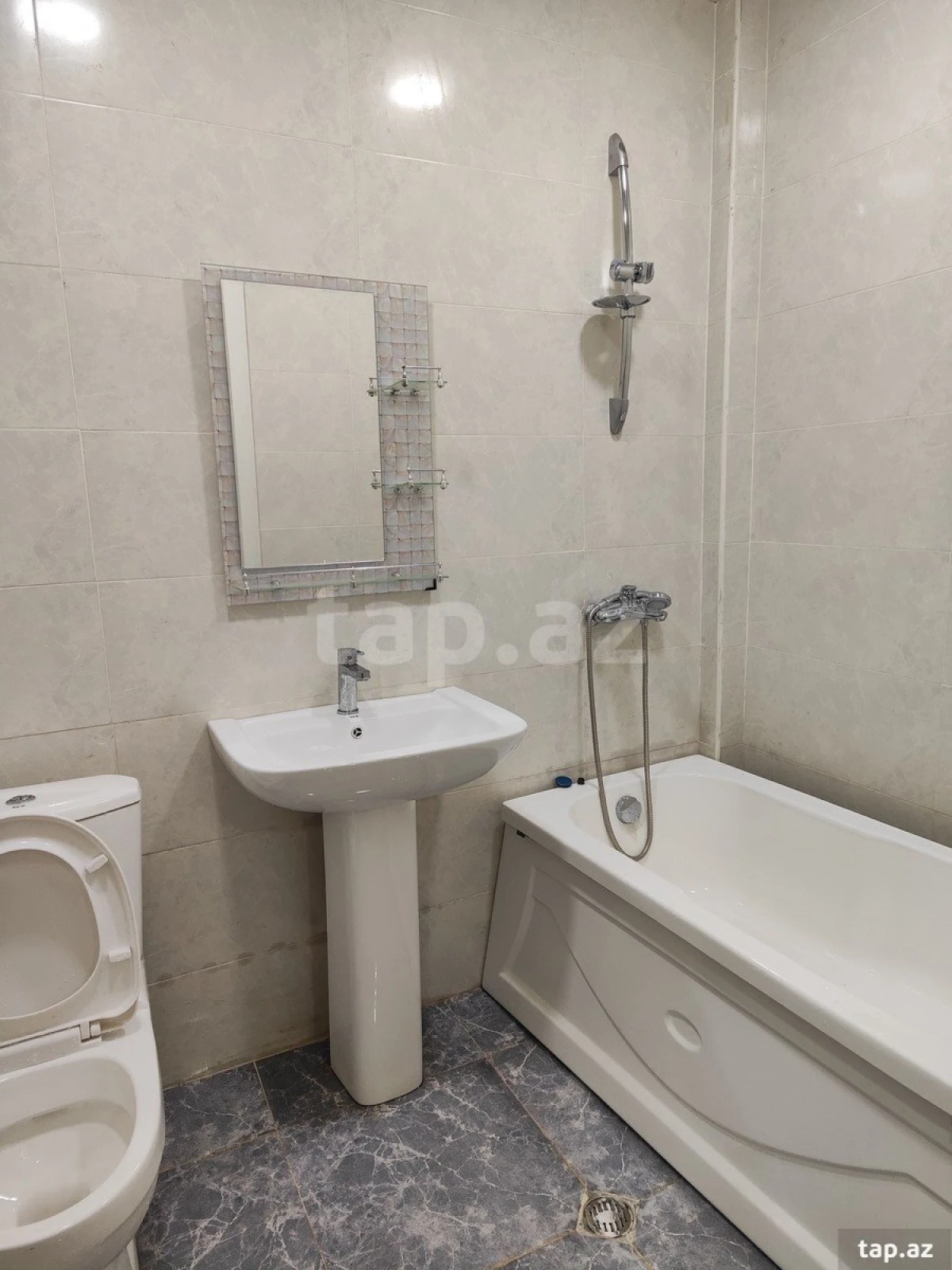 Kirayə verilir 3 otaqlı yeni tikili 85 m²