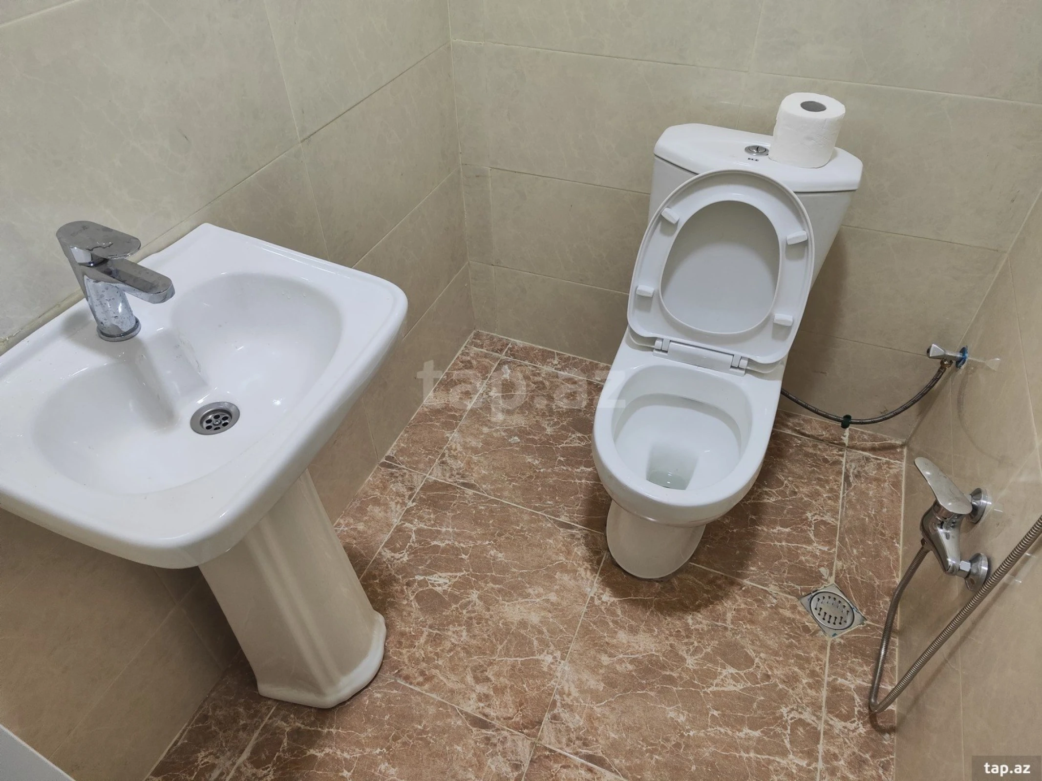 Kirayə verilir 3 otaqlı yeni tikili 85 m²