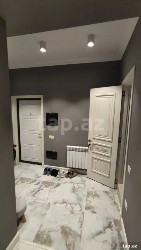 Satılır 3 otaqlı yeni tikili 80 m²
