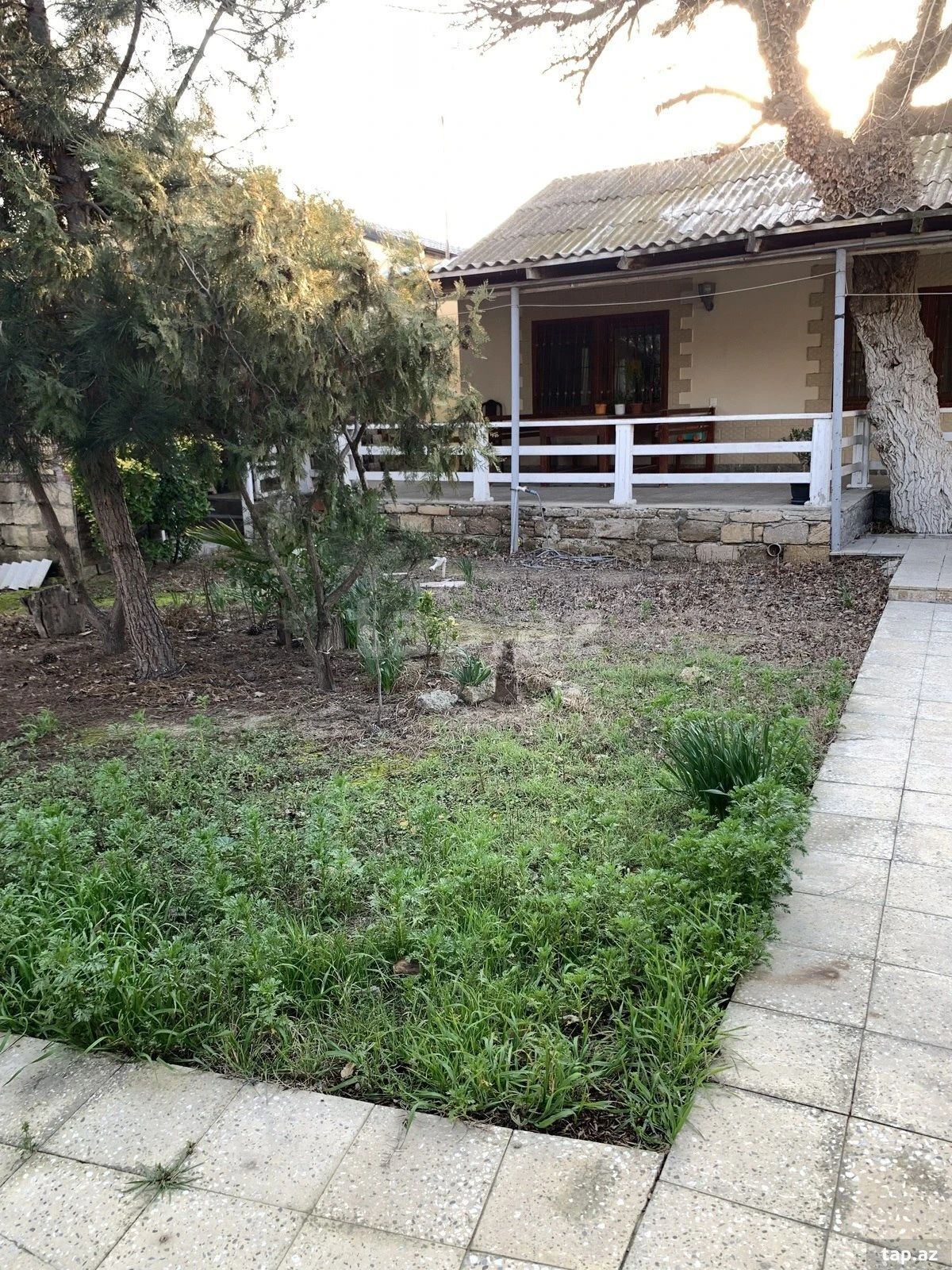 Satılır 4 otaqlı həyət evi