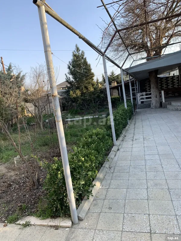 Satılır 4 otaqlı həyət evi