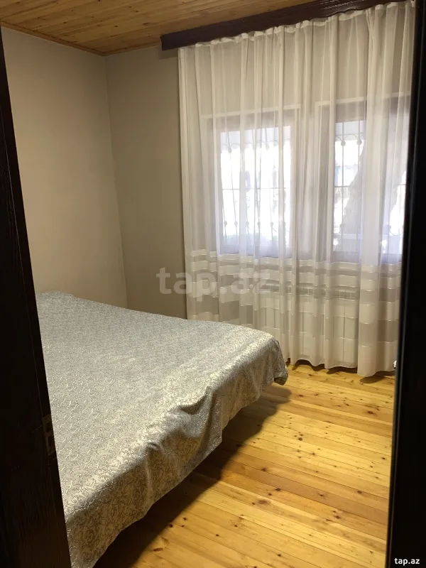 Satılır 4 otaqlı həyət evi