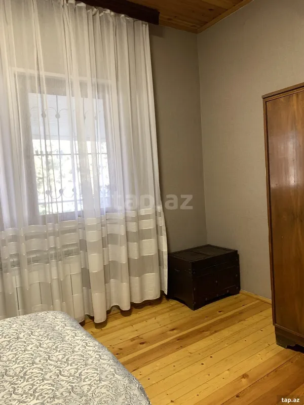 Satılır 4 otaqlı həyət evi